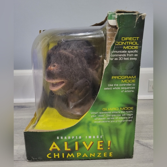 Sharper Image Alive! Chimpanzee RARE BRAND NEW IN BOX - Picture 5 of 15